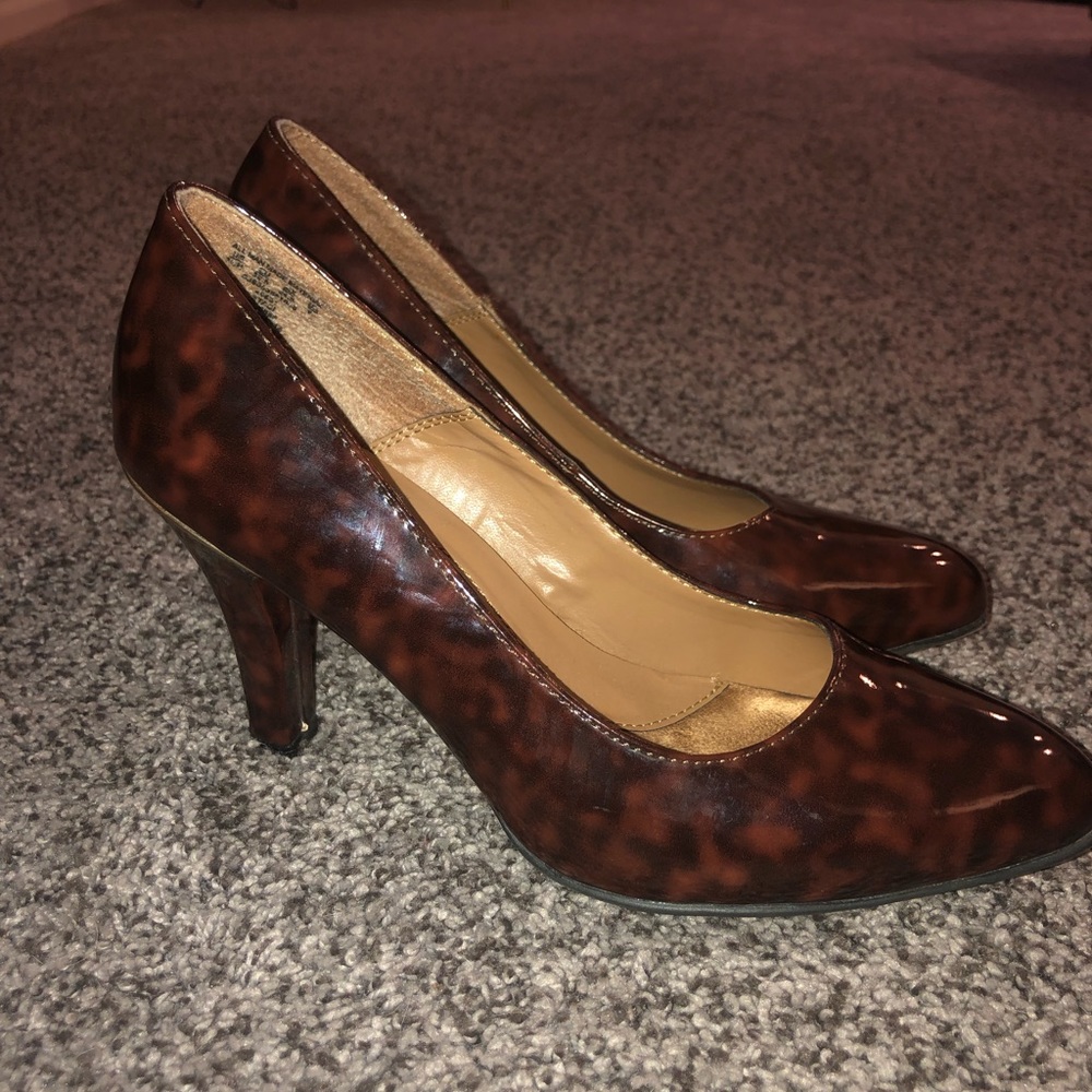 Icomfort Leopard Size 7.5 Heels
